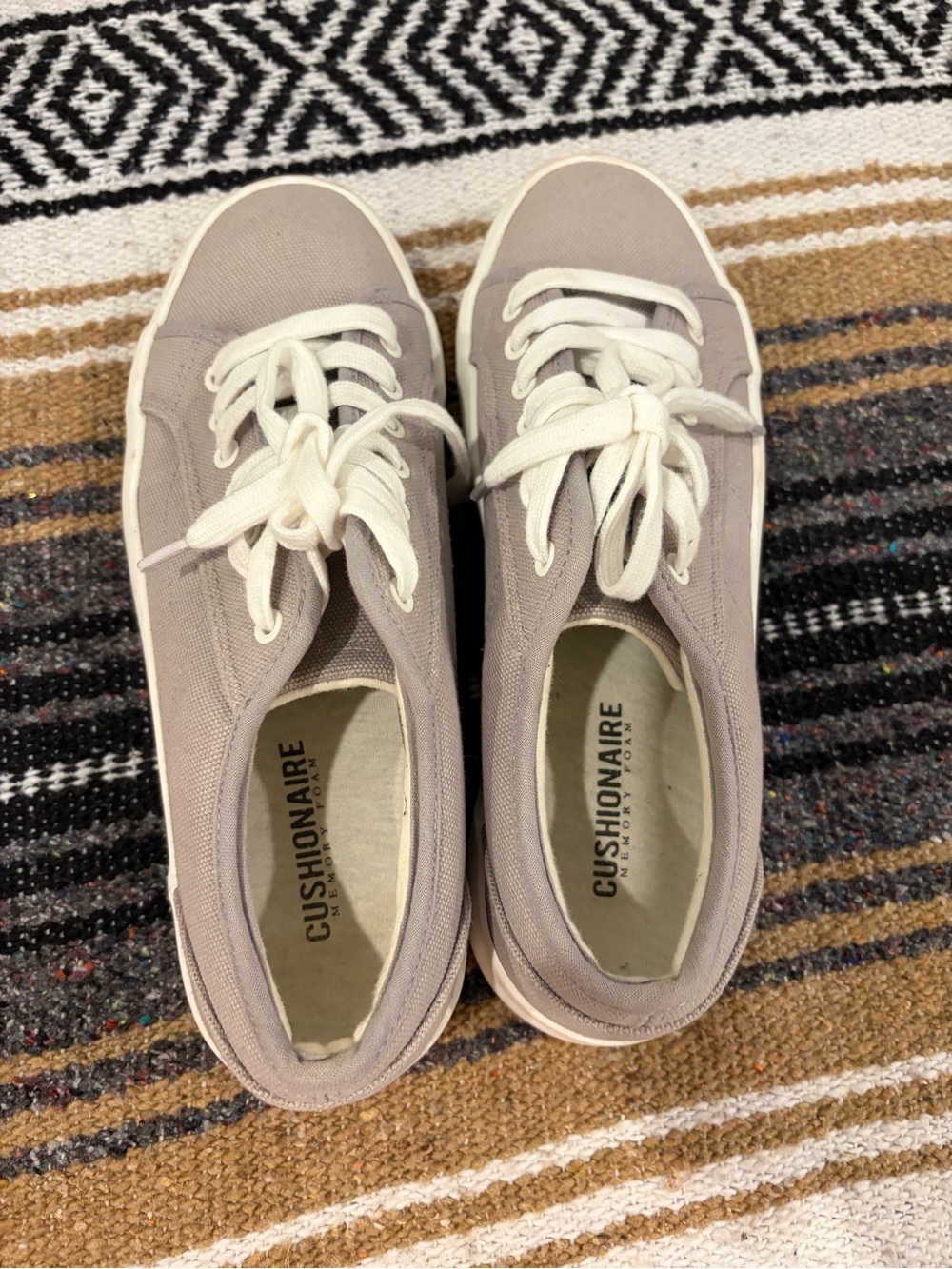 Women’s Casual Canvas Sneakers - Light Grey - Picture 3 of 5